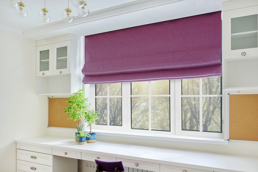 Cortina plegable morada